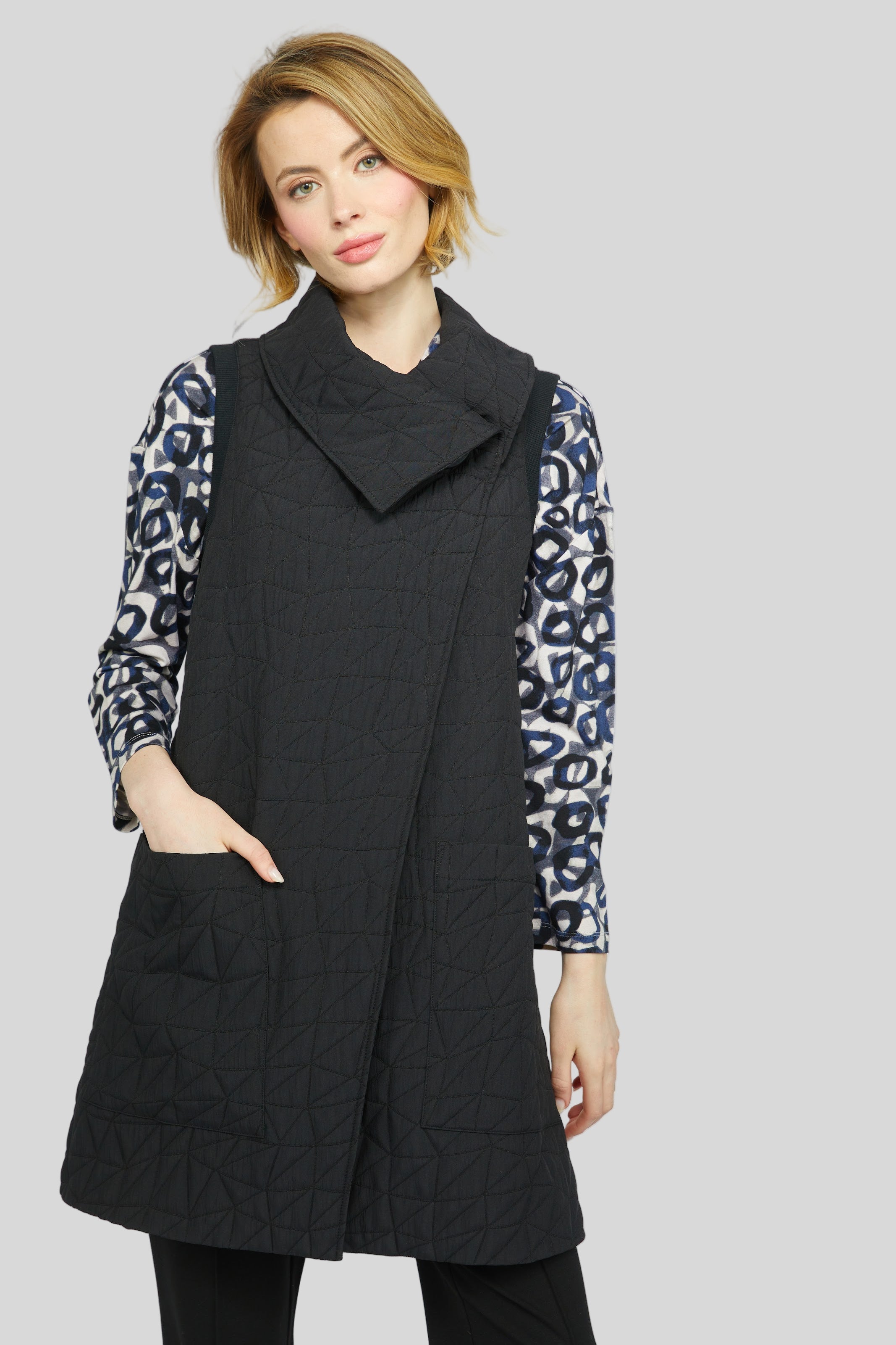 gypsohila セット Scallop Quilt Vest Skirt 黒 Long Black ART25 quilted sleeveless vest - Ilse Jacobsen