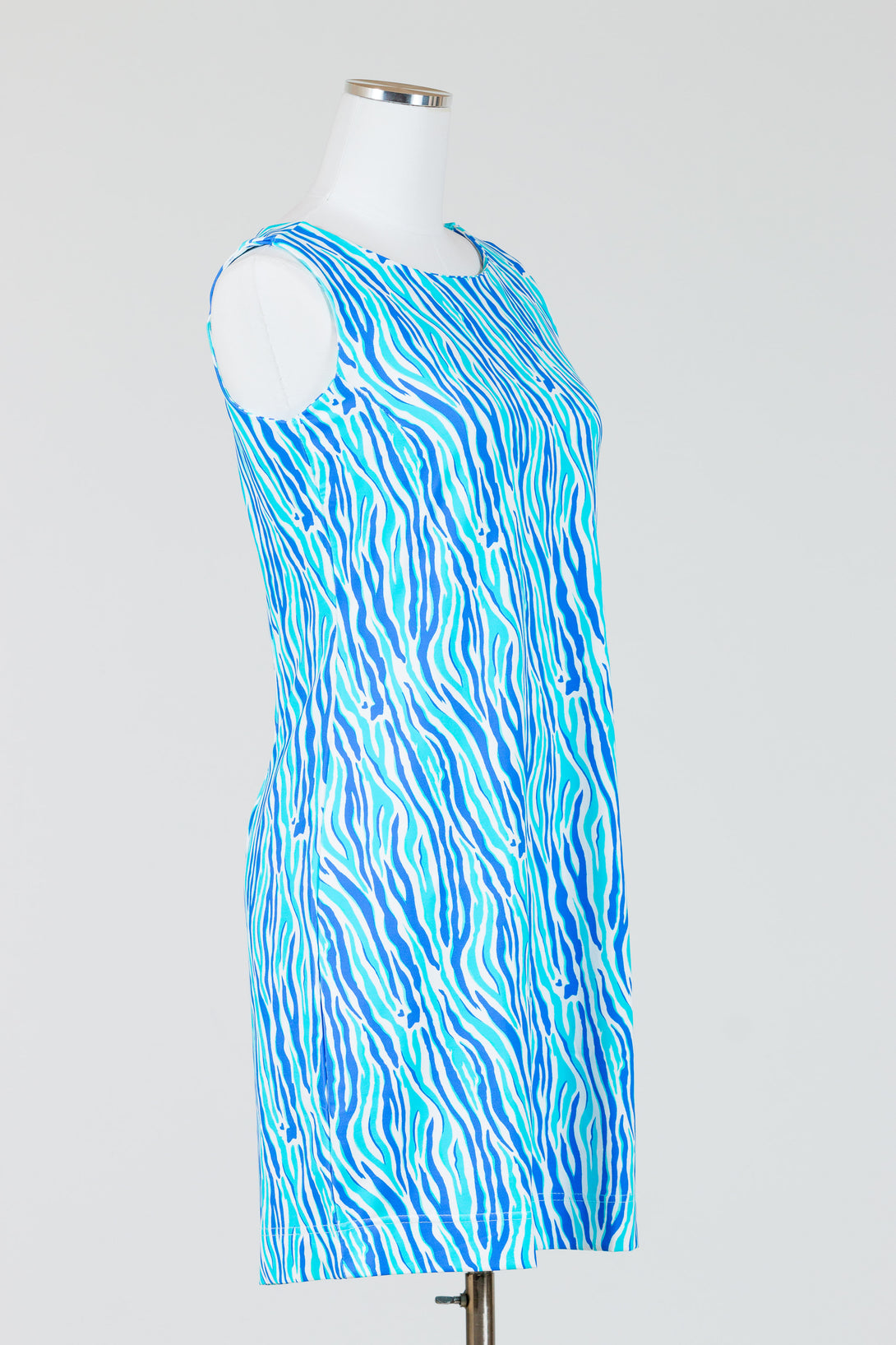 LuluB-Sleeveless-Travel-Dress-Blue-Waves
