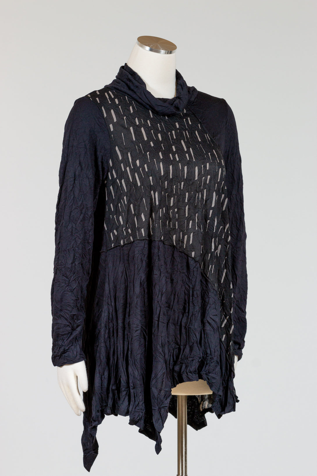 Chalet-Olive-Tunic-Crinkle-Mesh-Raisin-Black