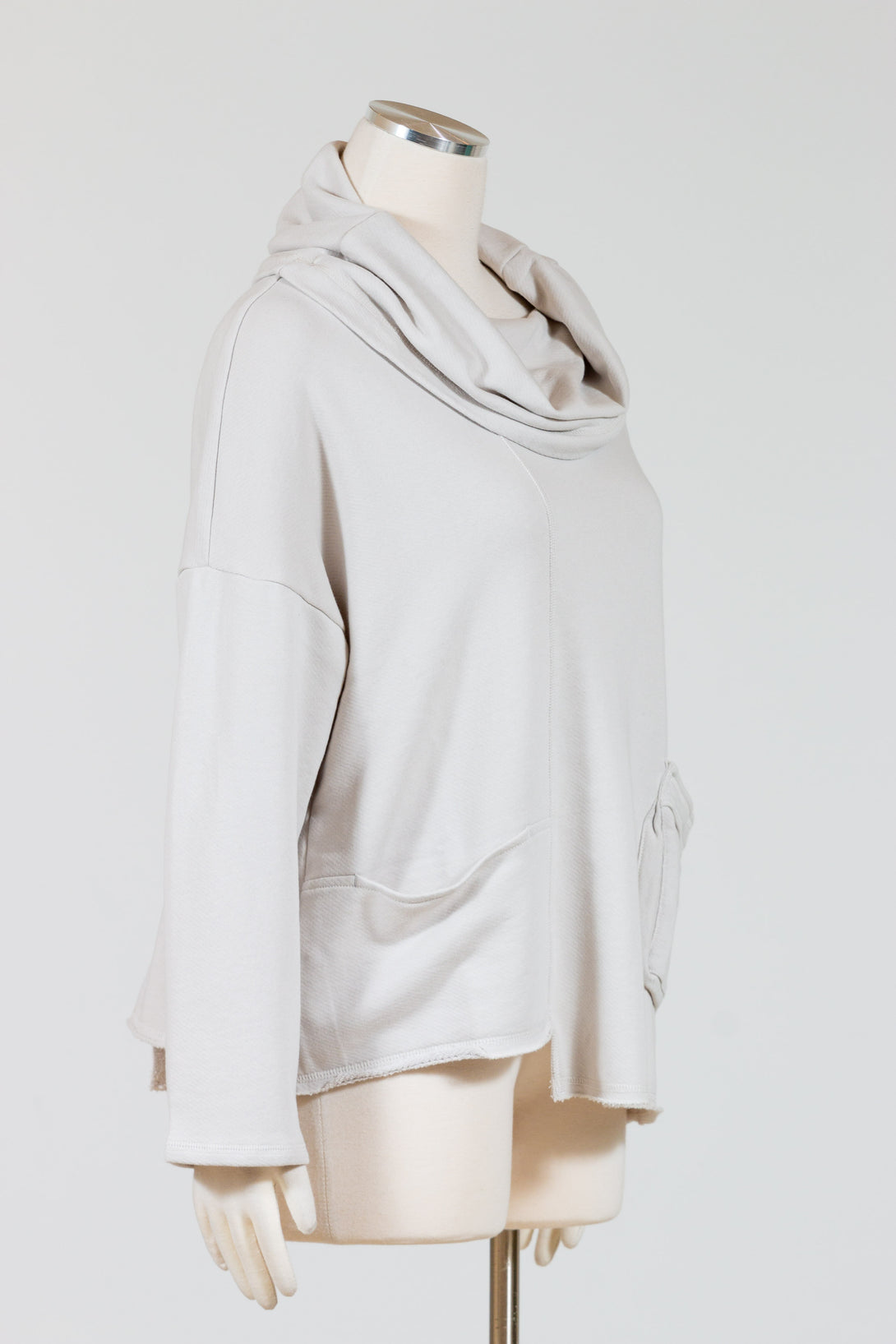 Liv-Habitat-Chill-Pullover-FrenchTerry-Sand-Grey