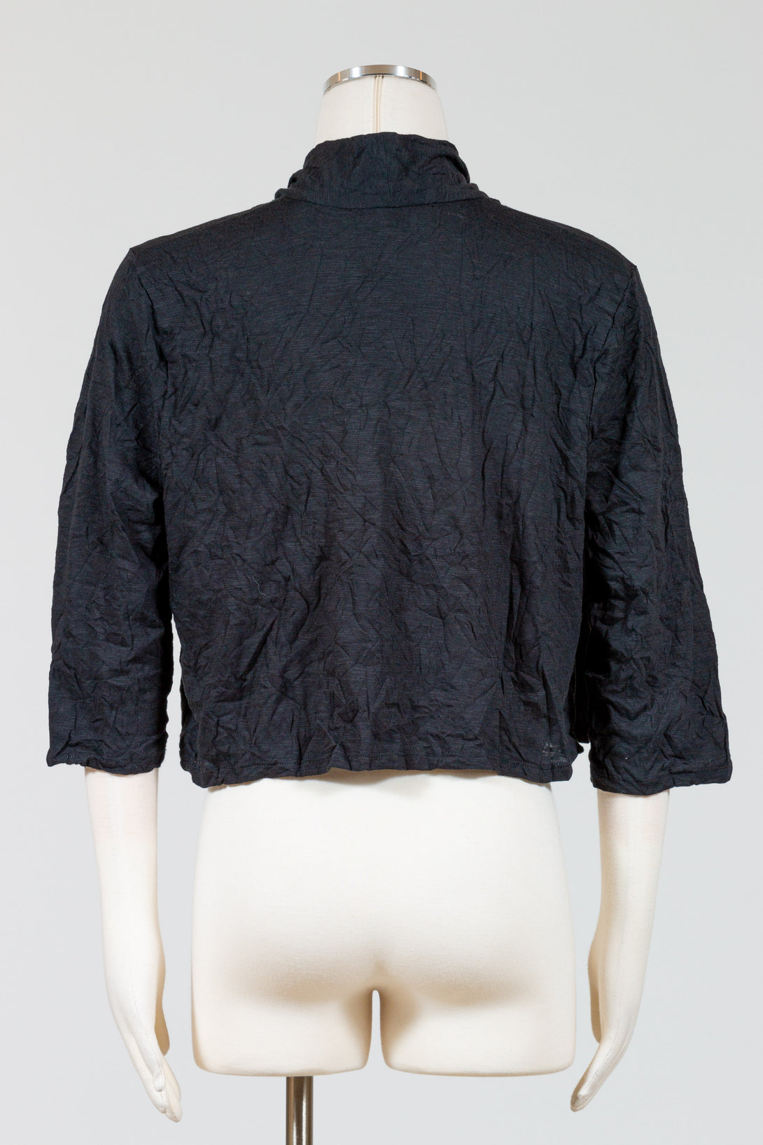 LIV-Habitat-Cropped-Jacket-Black