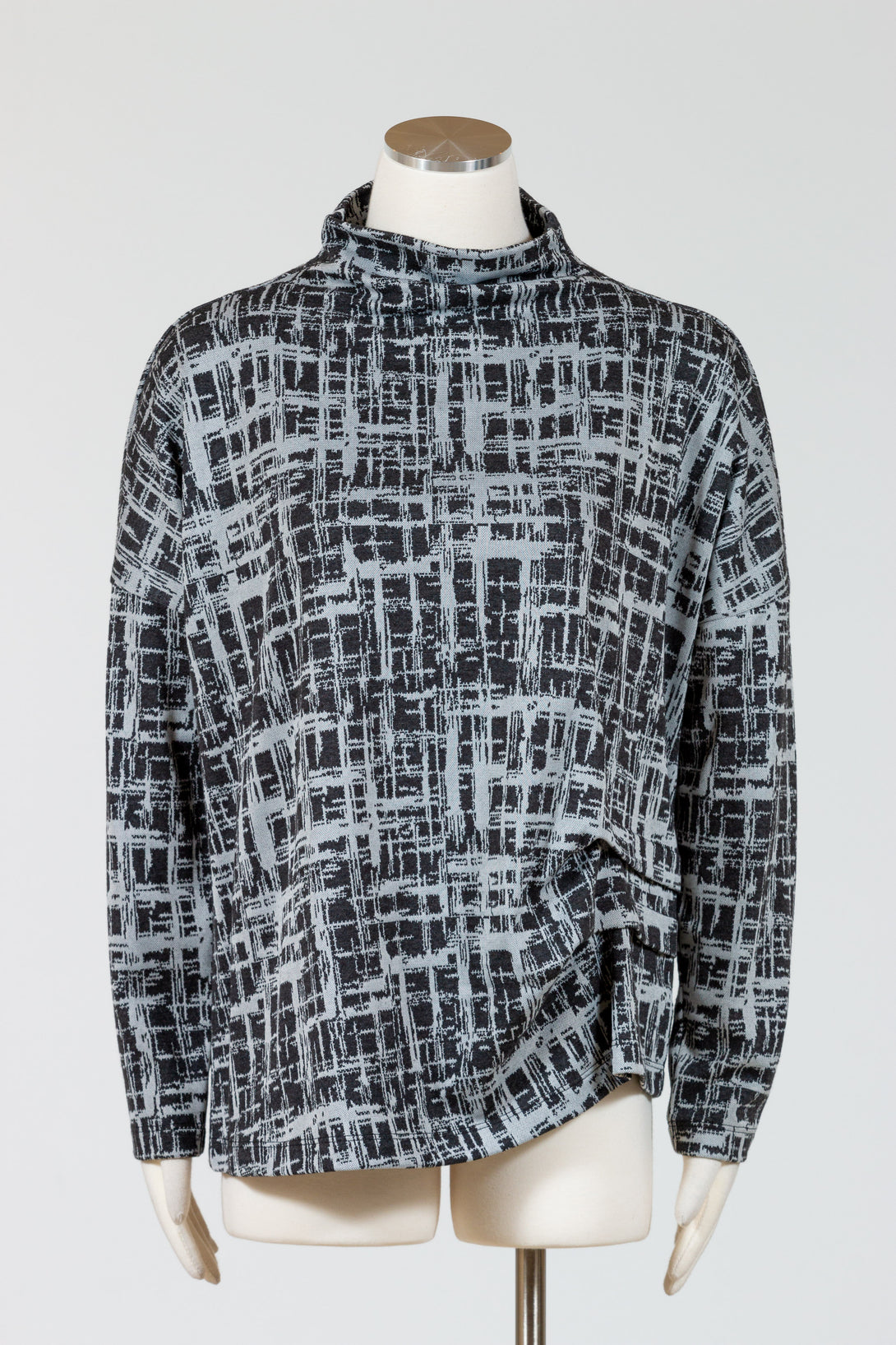 Chalet-Clothing-Dakota-Top-Black-Pattern