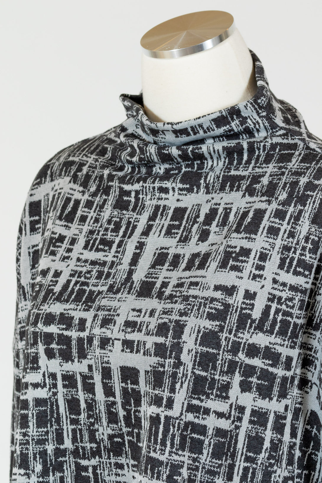 Chalet-Clothing-Dakota-Top-Black-Pattern