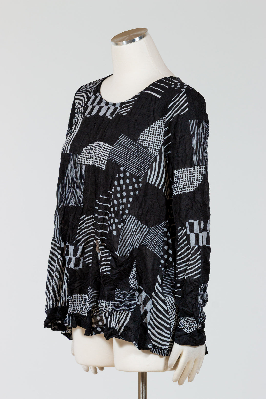 Chalet-Ceci-Womens-Clothing-Gizel-Top-Shirt-Crewneck-Crinkle-Bamboo-Mineral-Black