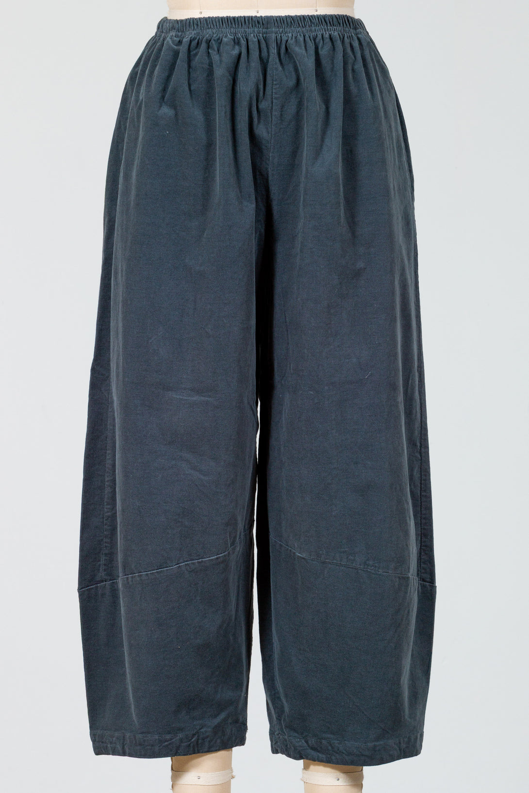 CutLoose-Womens-Clothing-Lantern-Pant-Corduroy-Gull-Grey