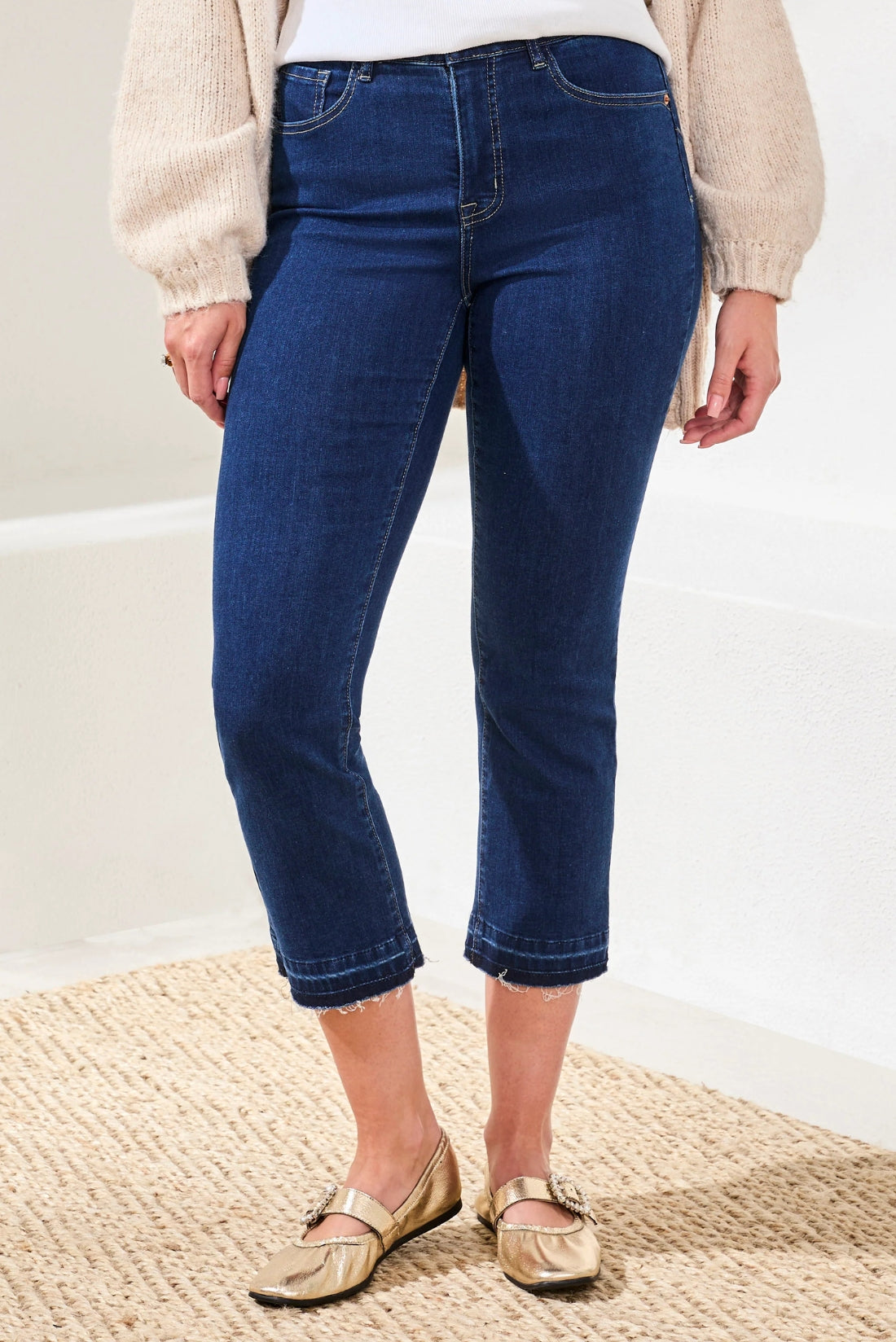 Tribal Sophia Curvy Micro Flare Crop Jeans – Figure-Flattering