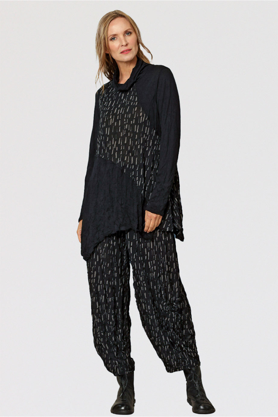 Chalet-Olive-Tunic-Crinkle-Mesh-Raisin-Black