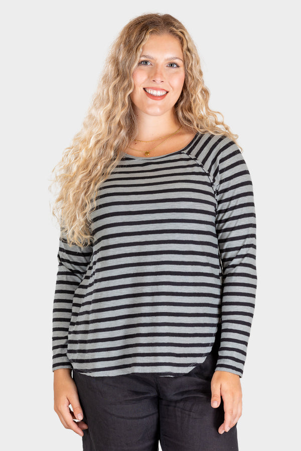 Long Sleeve Ruched Back Top