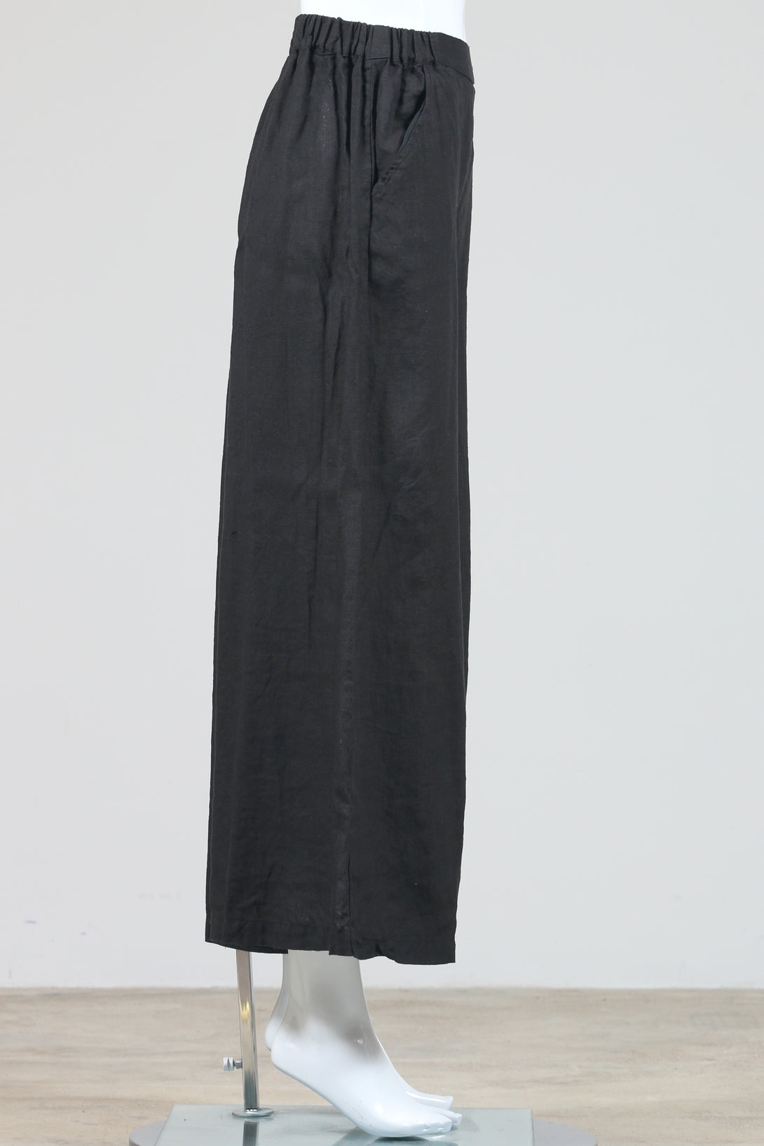 CP Shades Wendy Pant ﻿is a long pant with extra wide leg and banded flat front waist with an elastic back.